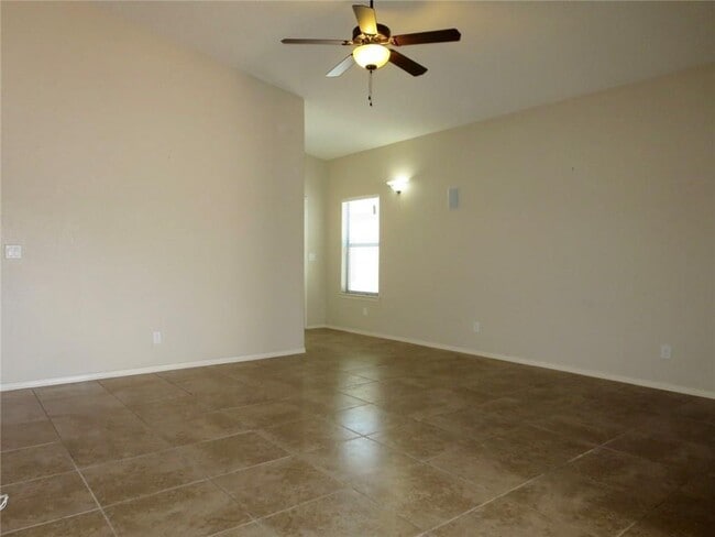 Building Photo - 14209 North Point Ave