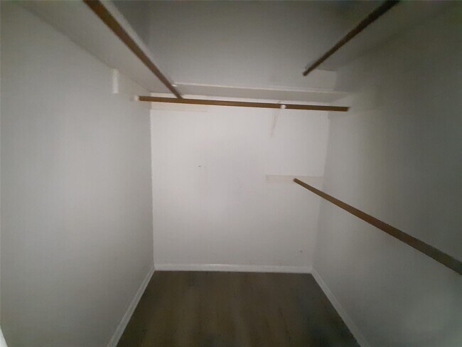 Building Photo - 3511 Dawnwood Dr