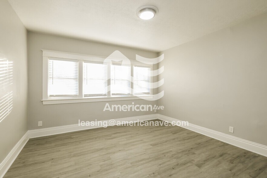 Building Photo - 663 S 38th St