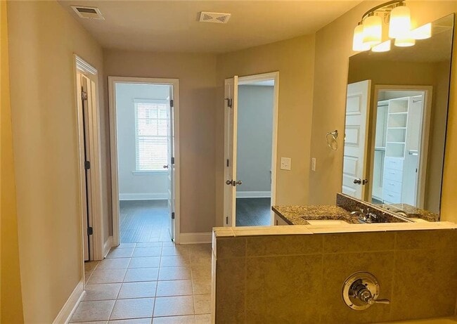 Building Photo - 6005 Arbor Knoll Pl