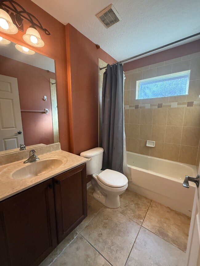 Building Photo - 3004 Downan Point Dr