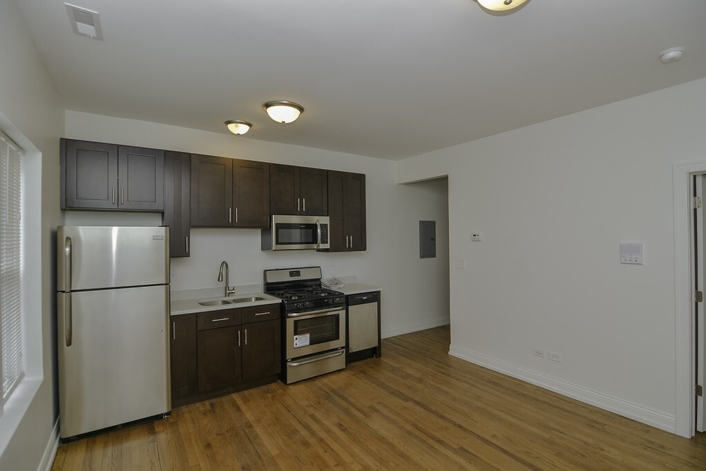 Building Photo - 4911 W Cuyler Ave