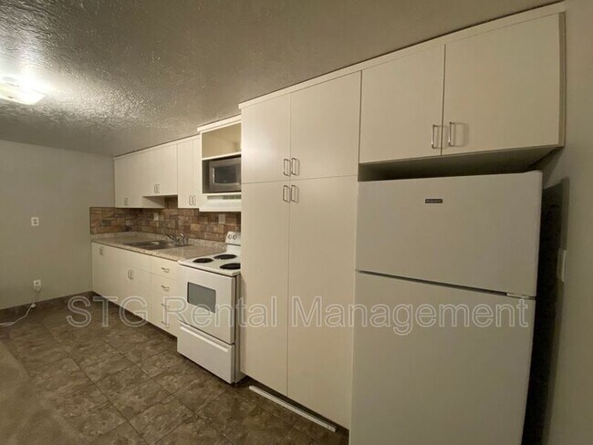 Building Photo - 145 E 500 S