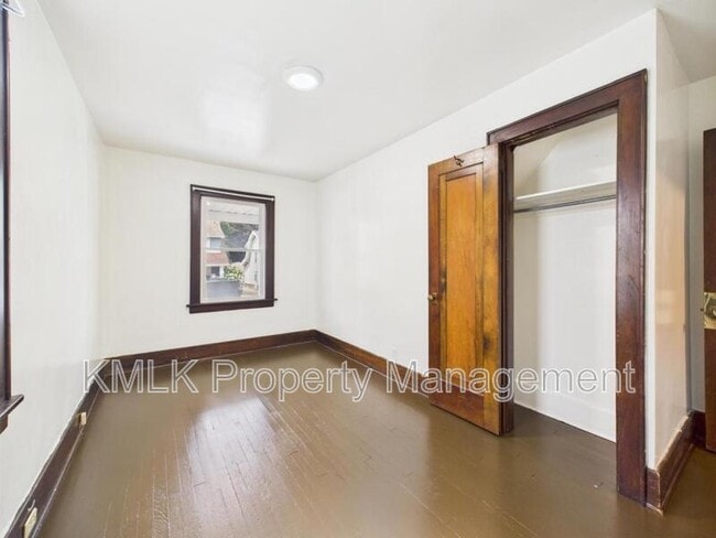 Building Photo - 661 Patterson Ave