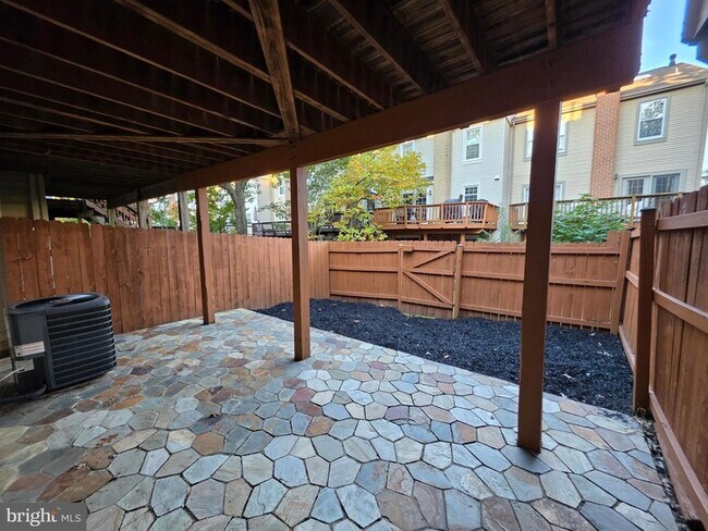 Building Photo - 4281 Sleepy Lake Dr