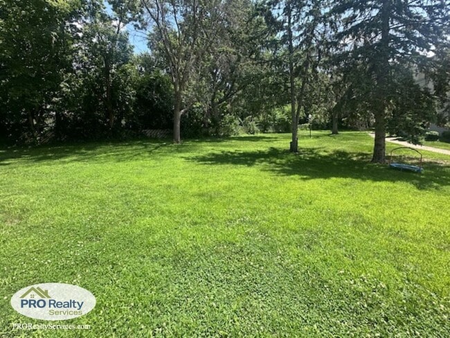 Building Photo - 1 Bedroom  Condo **Half off 1 Month's Rent...
