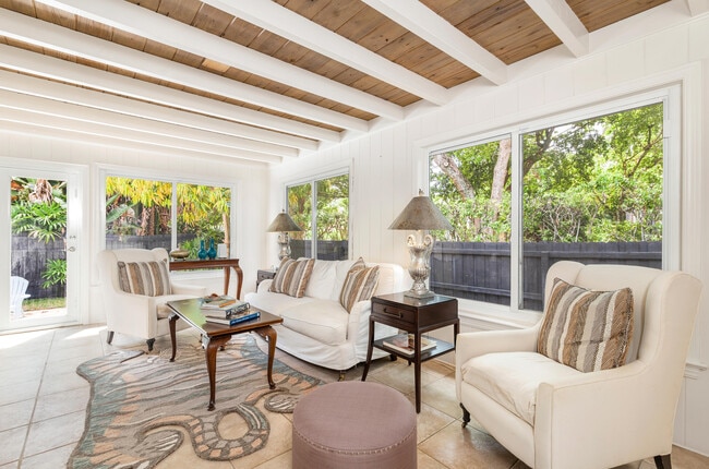 Building Photo - 240 Almeria Rd