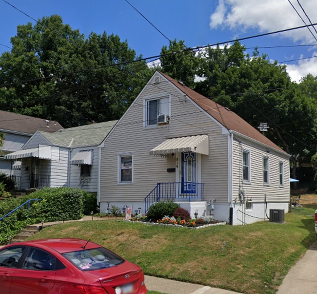 Building Photo - Newly Renovated 2 Bedroom House in Avalon!