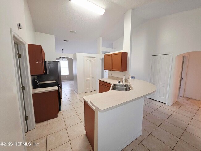 Building Photo - 38 Pebble Wood Ln