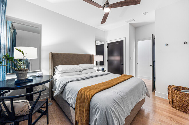 Building Photo - 1738 W 17th St