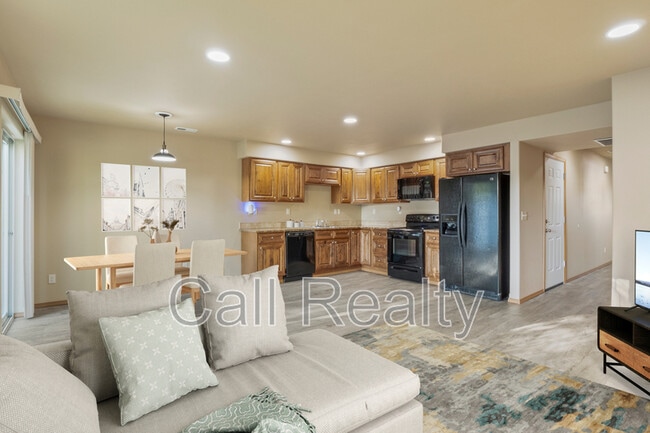 Building Photo - 2714 N Fox Ln