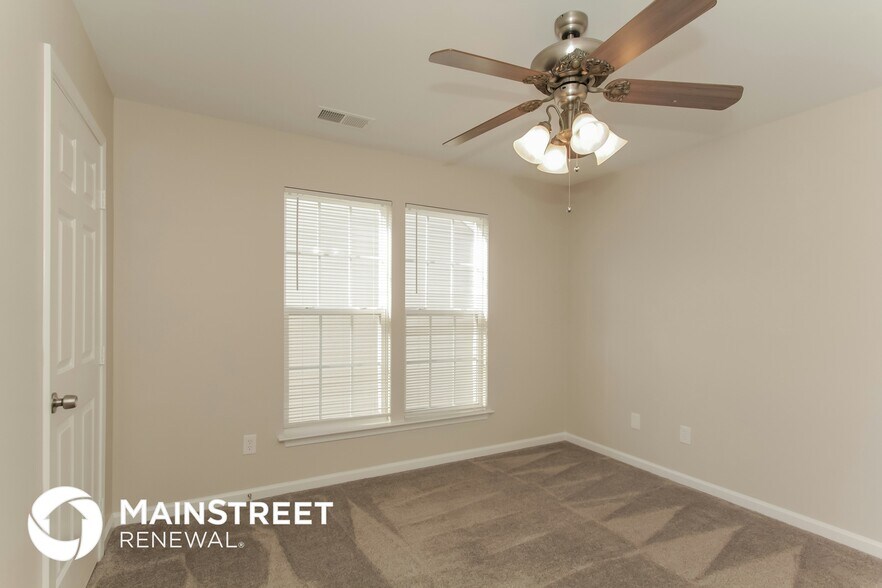 Building Photo - 10152 Spring Park Dr