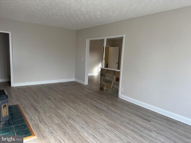 Building Photo - 11415 Eastern Ave