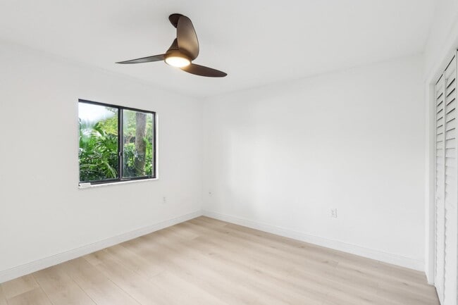 Building Photo - 1601 Marina Isle Way