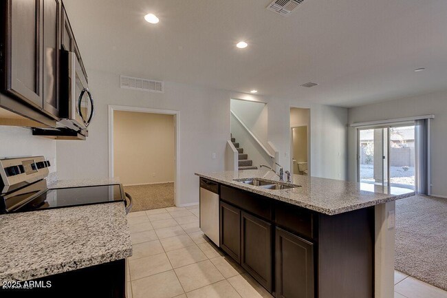 Building Photo - 16910 N Rosa Dr