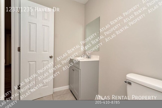 Building Photo - 1233/1235 Haven Dr-