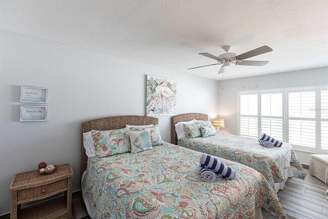 Building Photo - 6154 Midnight Pass Rd