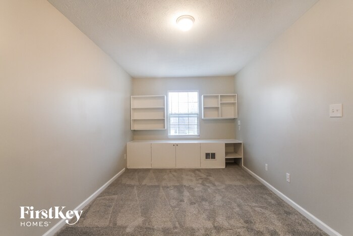 Building Photo - 757 Kingston Cir