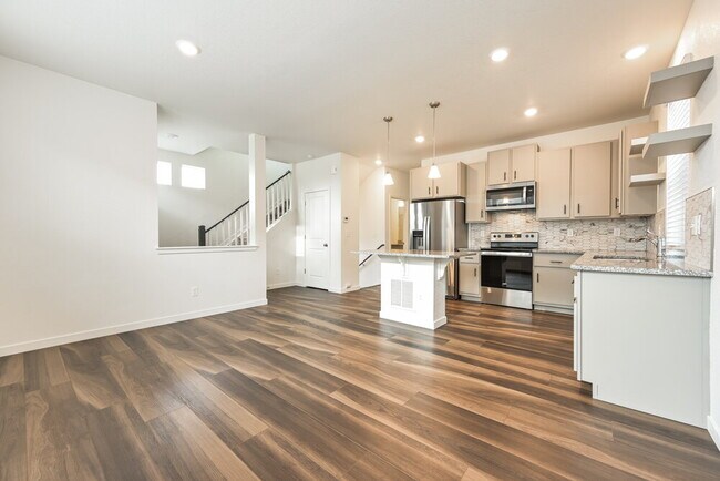 Building Photo - 18592 E 47th Dr