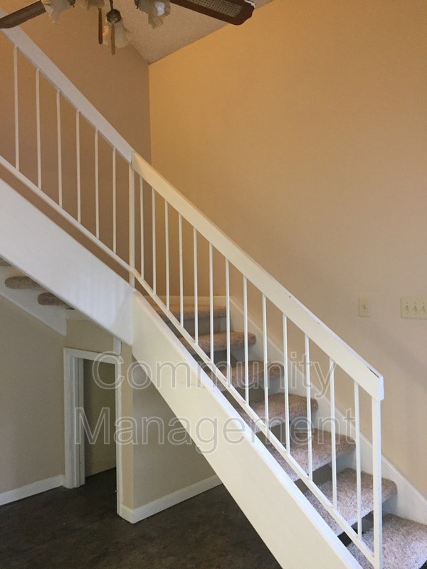 Building Photo - 1540 Sharlo Ave