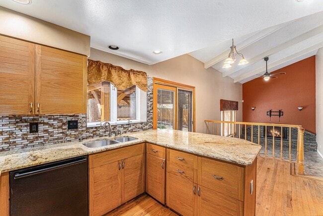 Building Photo - Spacious 4 bedroom home in the heart of Virginia Village!