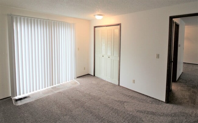 Building Photo - 31 N 46th Ave