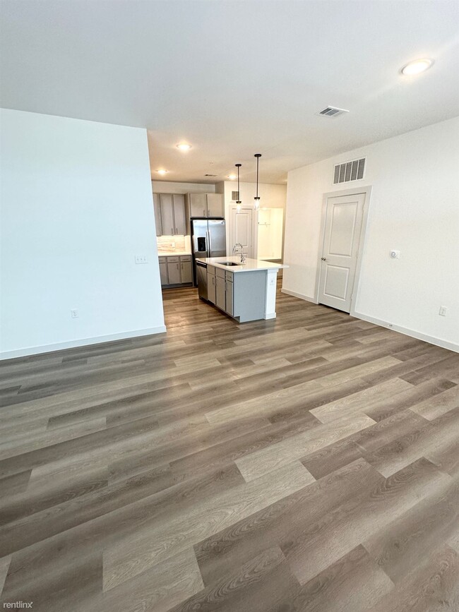 Building Photo - 1 br, 1 bath Condo - 4150 Gazebo St Beauti...