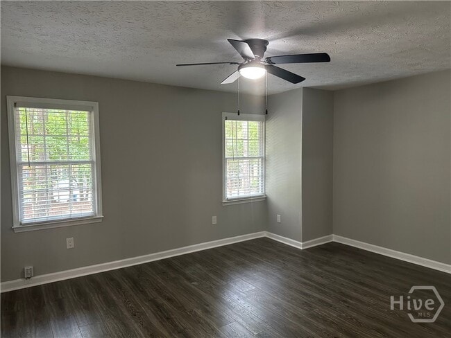 Building Photo - 170 Highland Park Dr