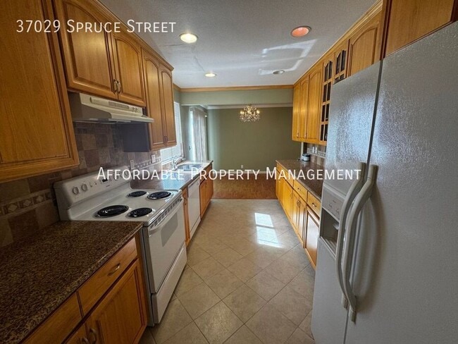 Building Photo - 37029 Spruce St