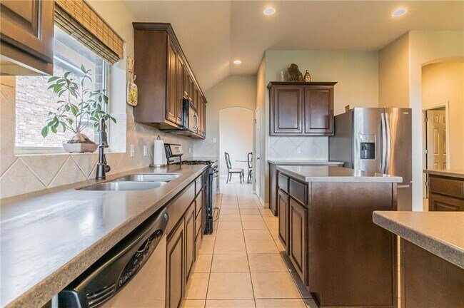 Building Photo - 2313 Village View Loop