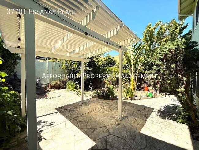 Building Photo - 37781 Essanay Pl