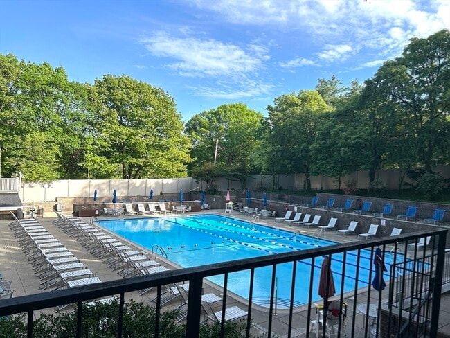 Building Photo - 44 Washington St