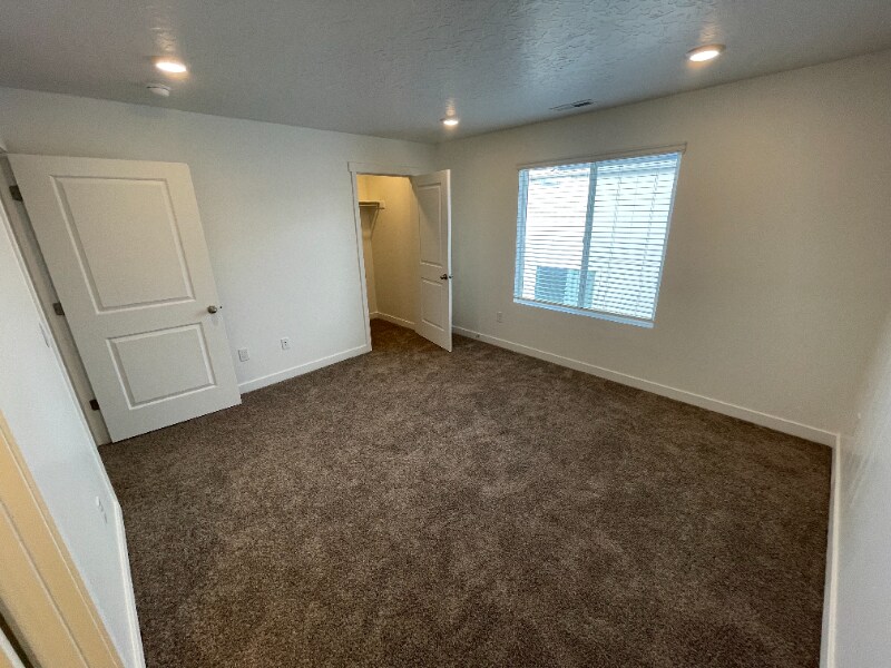 Building Photo - 1126 E Trident Dr