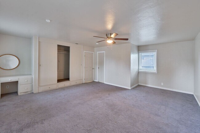 Building Photo - 5400-5402 Folsom Blvd
