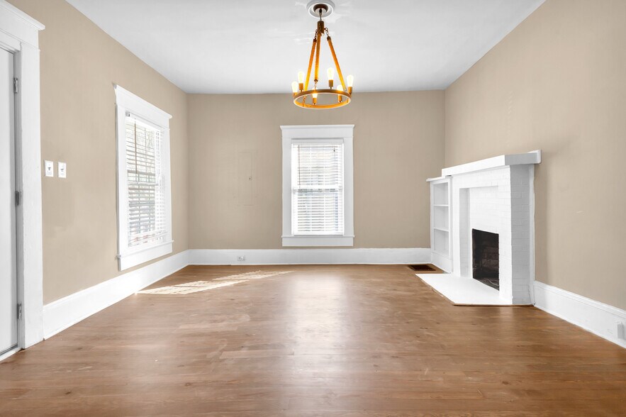 living room - 1050 Tilden St NW