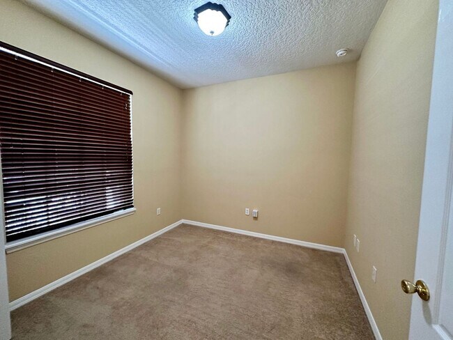 Building Photo - Beautiful 4-Bedroom Home near Lake Nona!