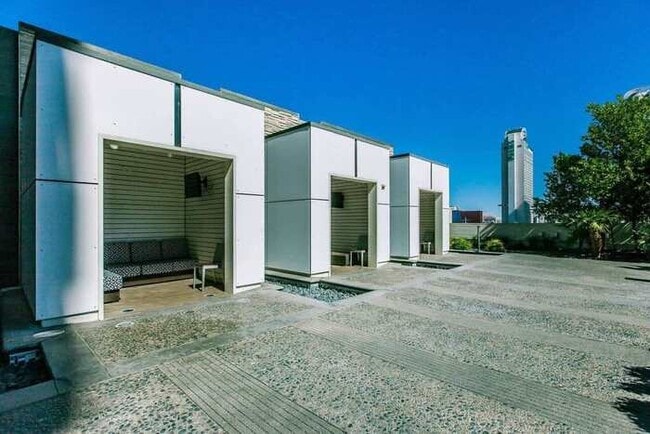 Building Photo - Palms Studio w/ Strip View & BALCONY ACCES...
