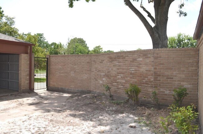 Building Photo - 2439 Colton Hollow Dr