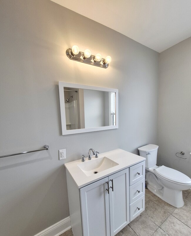 Building Photo - 2820 Q St