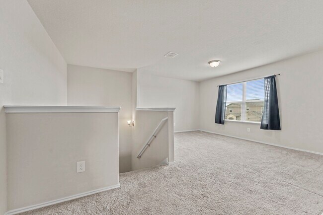 Building Photo - 7115 Mesa Cliffs