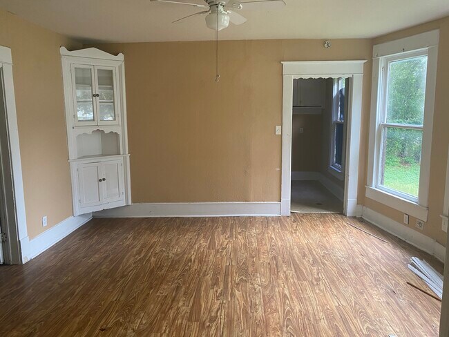 Building Photo - 5325 Alton Ave