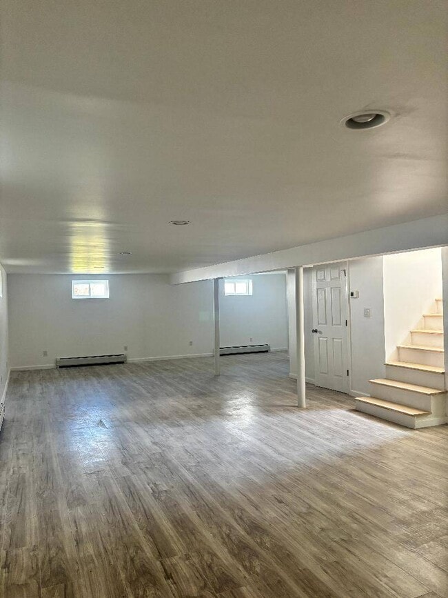 Building Photo - 527 Willowbrook Rd