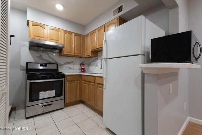 Building Photo - 158 Terrace Ave