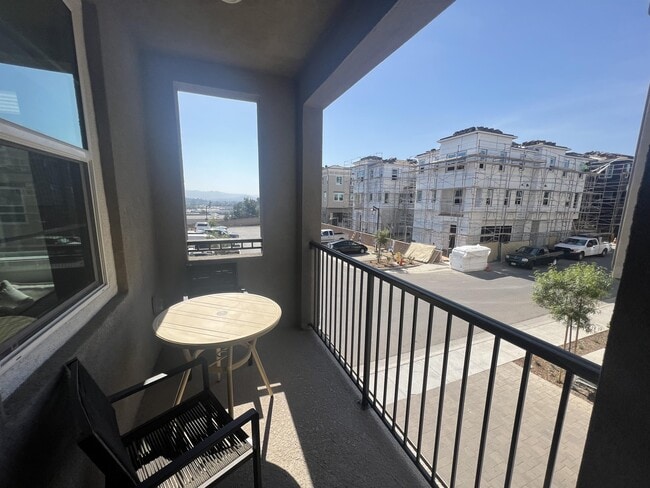 Building Photo - 1219 Sunrise View