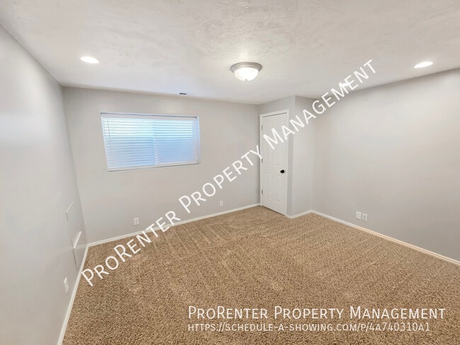 Building Photo - 1604 N 2615 W