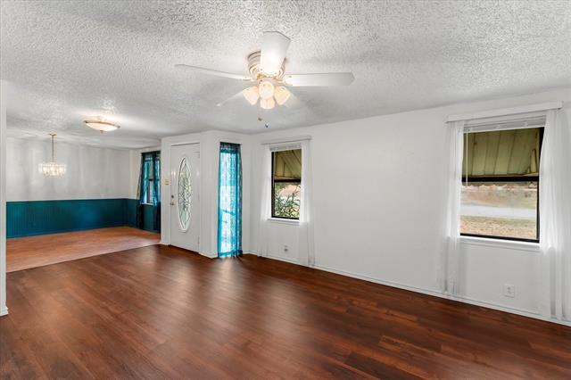 Building Photo - 602 Legendary Ln