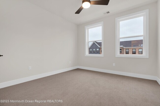 Building Photo - 5 Blaisdell Ct