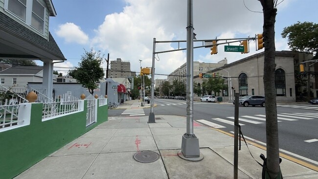 Building Photo - 2521 John F. Kennedy Blvd