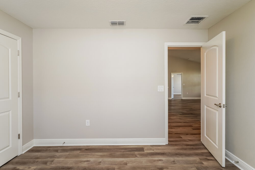 Building Photo - 900 Chestnut Dr