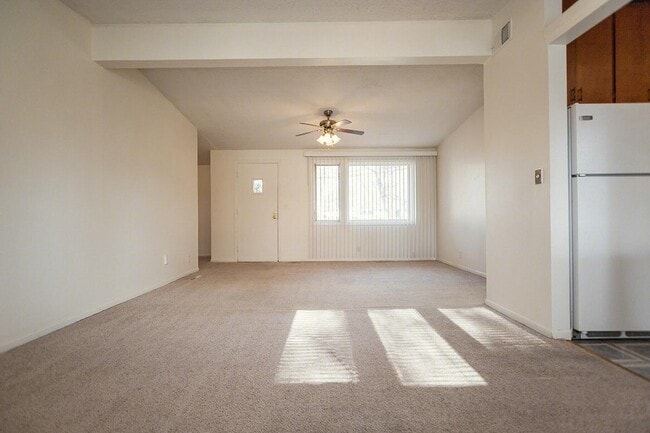 Building Photo - 500 Eldora Ln